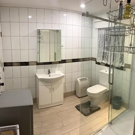 Self Contained En-Suite Private Bathroom, Private Entrance, Close To Shops & Hospital Homestay Hamilton Exterior photo